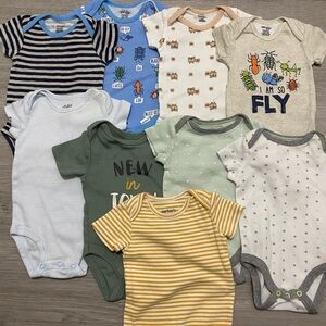 9 boy’s 0-3 month short-sleeved onesies